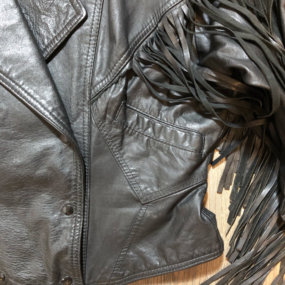 Vintage 70’s Cropped Leather Fringed Jacket - Picture 9 of 17